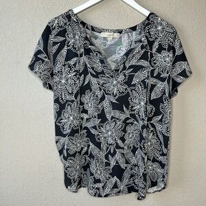 LOFT Mixed Media‎ Floral Print Split Neck Tie Closure Grey and White Top Size S